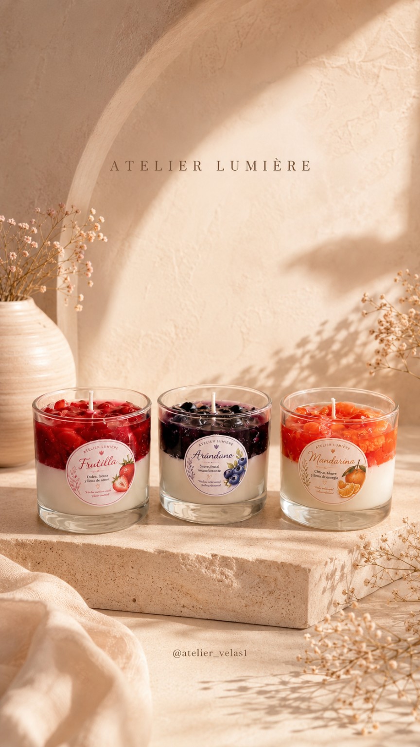 Tres velas artesanales Atelier Lumière con aromas de frutilla, arándano y mandarina