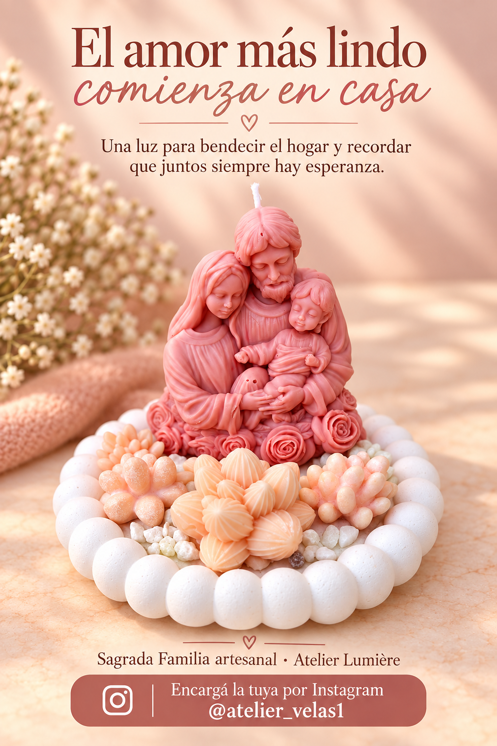 Flyer de la Sagrada Familia de vela rosa con base floral y mensaje emotivo